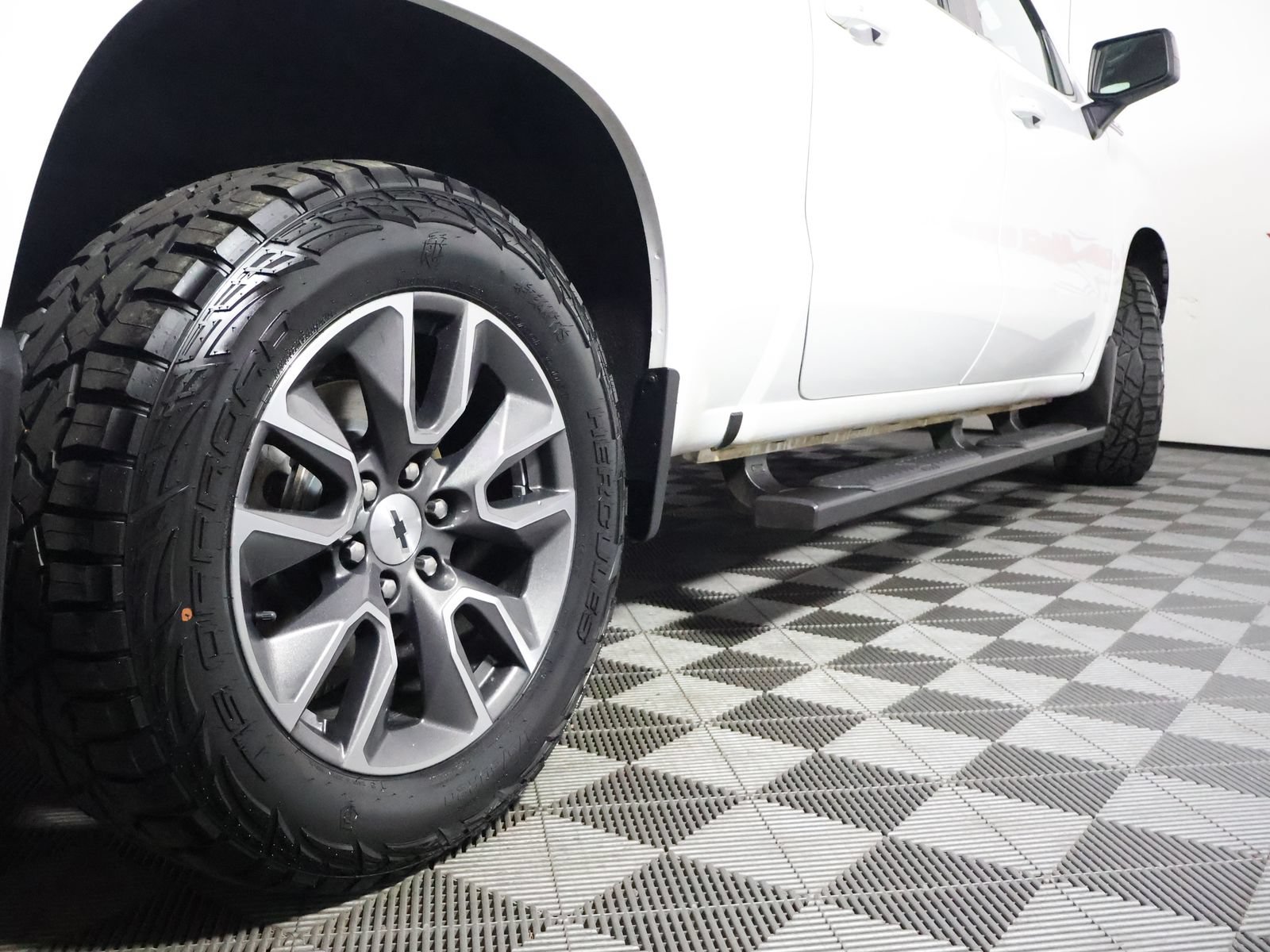 Used 2019 Chevrolet Silverado 1500 RST AWD/4WD image 11