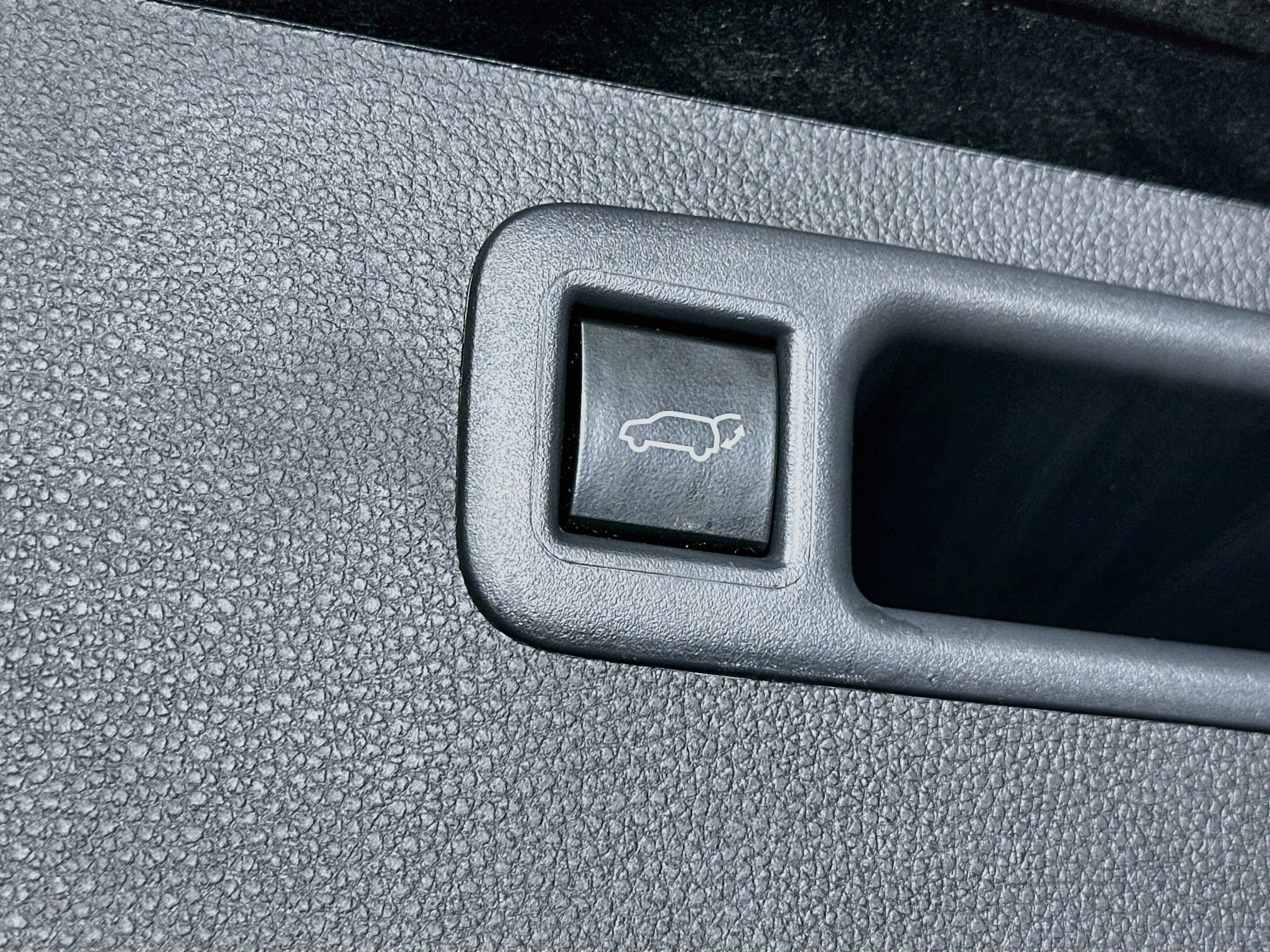 Used 2023 Toyota Highlander XLE FWD image 31