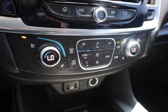 Used 2019 Chevrolet Traverse Premier w/ LPO, Blackout Package FWD image 30