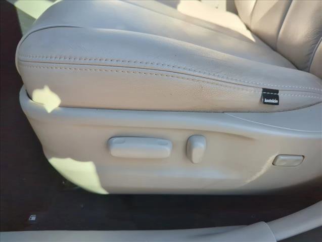 Used 2010 Toyota Venza FWD image 13