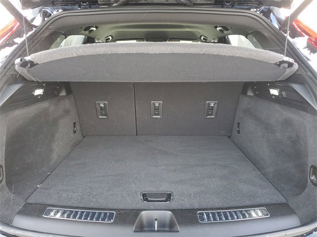 Certified 2022 Cadillac XT4 Premium Luxury w/ Safety Alert Package image 33