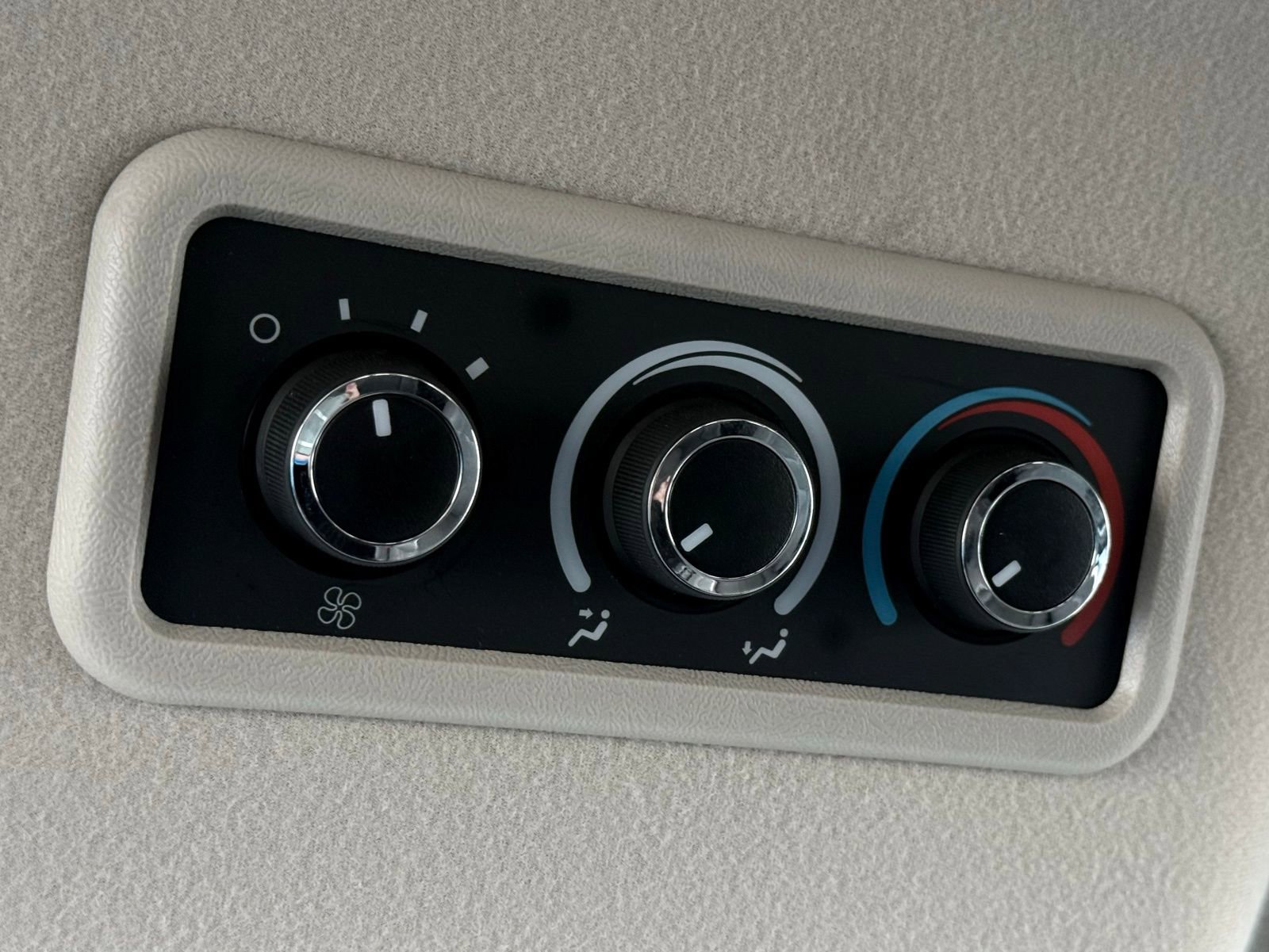 Used 2017 Chevrolet Express 3500 LS image 38