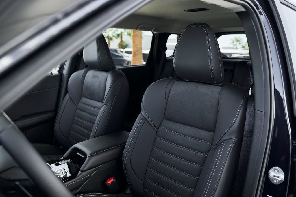 Used 2025 Mitsubishi Outlander SE FWD image 31