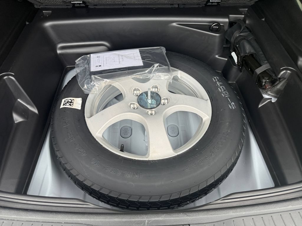 Used 2025 Jeep Grand Cherokee Altitude RWD image 30