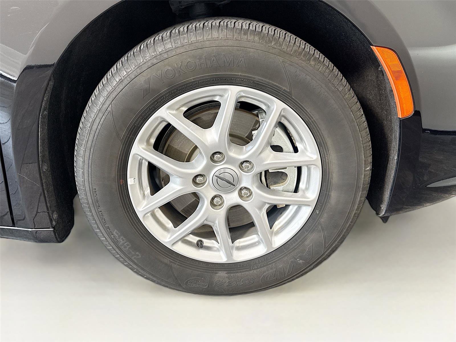 Used 2025 Chrysler Pacifica Select image 36