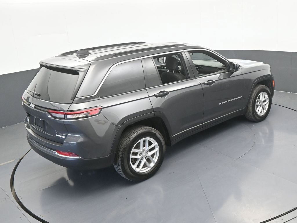 Used 2025 Jeep Grand Cherokee Laredo X RWD image 49