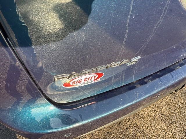 Used 2023 Chrysler Pacifica Limited w/ Uconnect Theater Family Group image 48