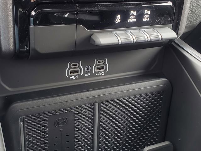 New 2026 RAM 1500 4x4 Crew Cab image 22
