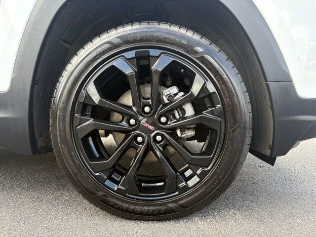 Used 2022 GMC Terrain SLE w/ Driver Convenience Package AWD/4WD image 18