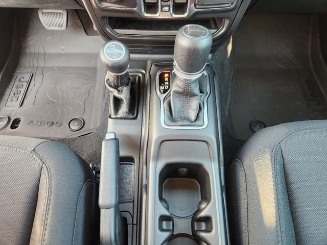 New 2023 Jeep Gladiator Willys image 14