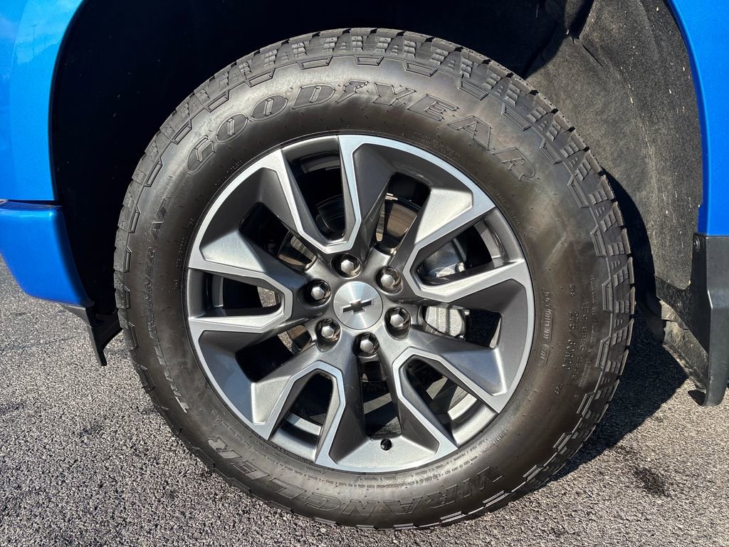 Certified 2025 Chevrolet Silverado 1500 RST image 36
