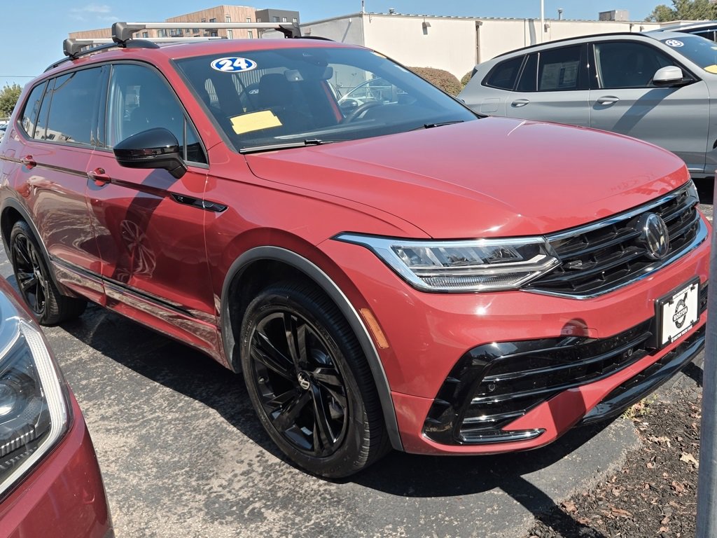 Used 2024 Volkswagen Tiguan SE R-Line image 13