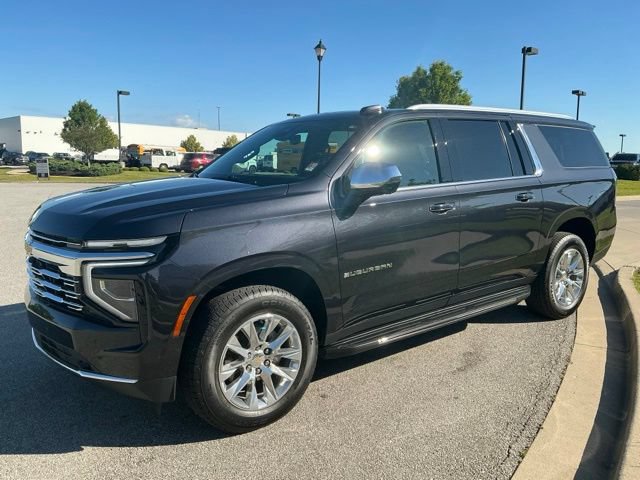 Used 2025 Chevrolet Suburban Premier w/ Sun And Tow Package AWD/4WD image 3