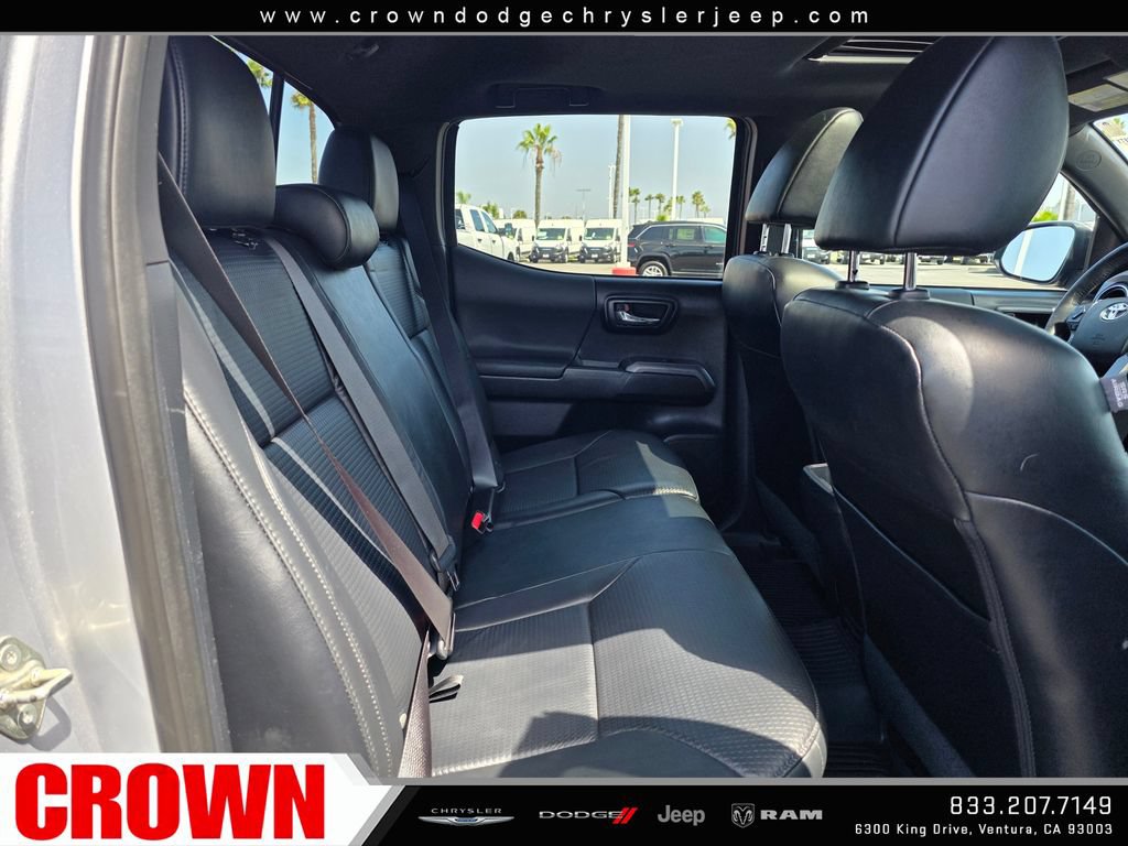 Used 2018 Toyota Tacoma TRD Sport w/ TRD Premium Sport Package AWD/4WD image 16