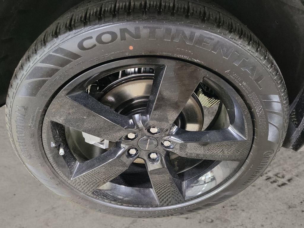 New 2026 Land Rover Defender 110 X-Dynamic SE image 12