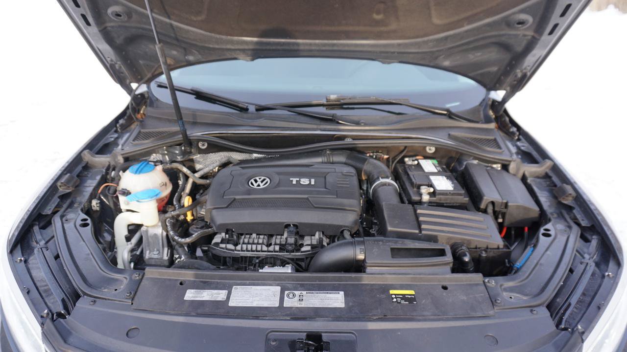 Used 2017 Volkswagen Passat 1.8T R-Line w/ R-Line Lighting Package FWD image 29