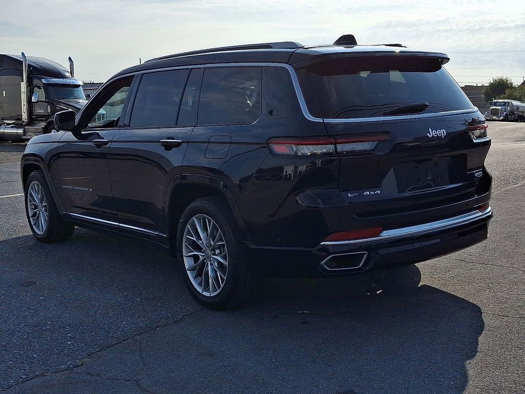 Used 2023 Jeep Grand Cherokee L Summit w/ Luxury Tech Group V image 4