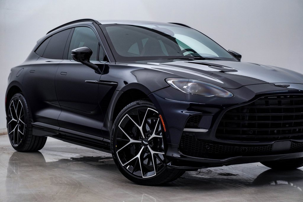 New 2026 Aston Martin DBX 707 image 2