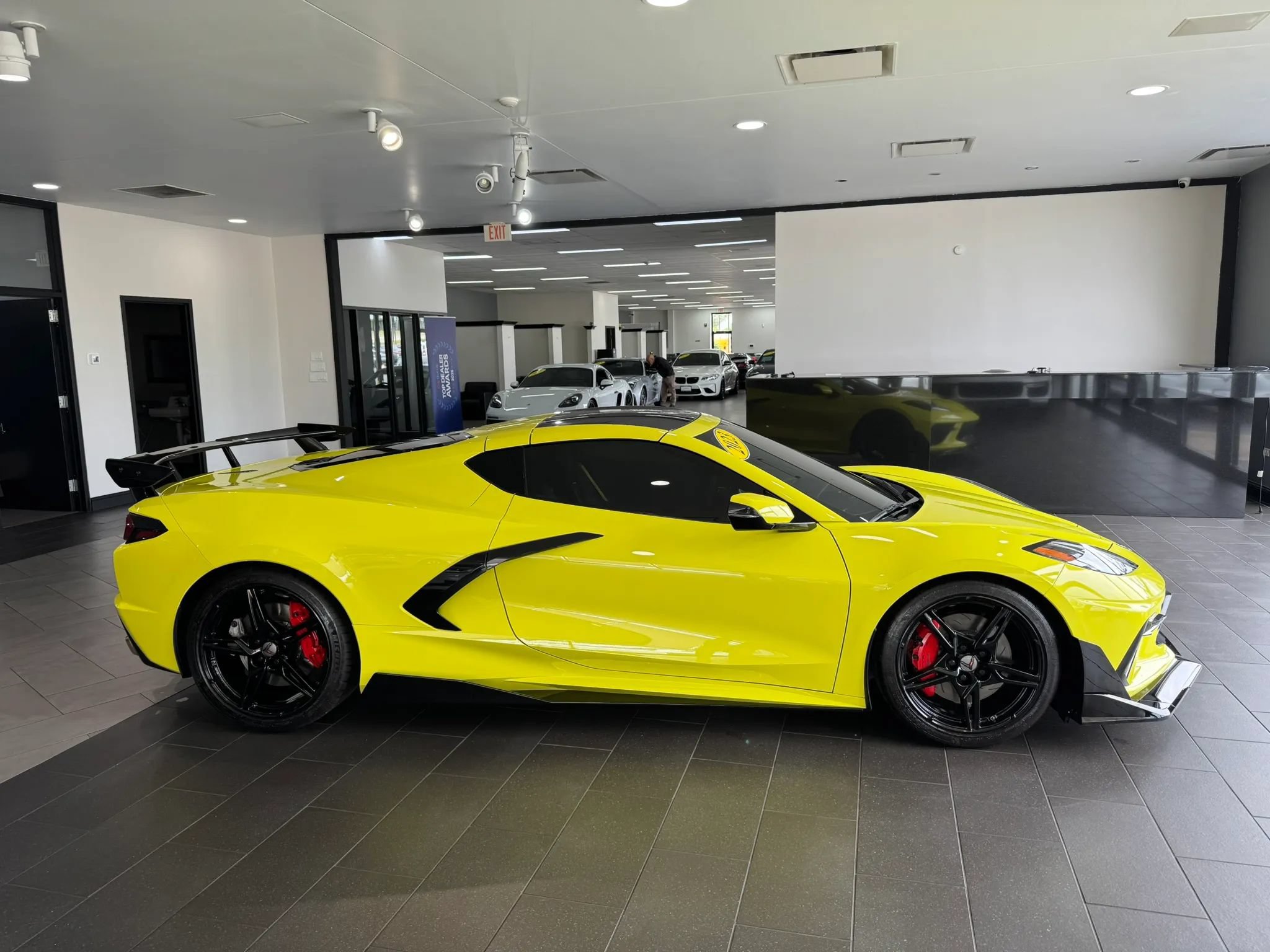 Used 2023 Chevrolet Corvette Stingray Coupe w/ Z51 Performance Package RWD image 23