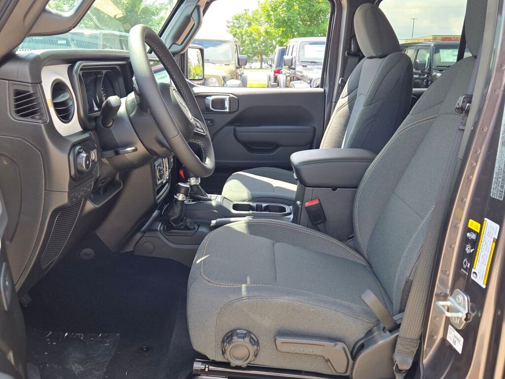 New 2025 Jeep Wrangler Sport S image 24