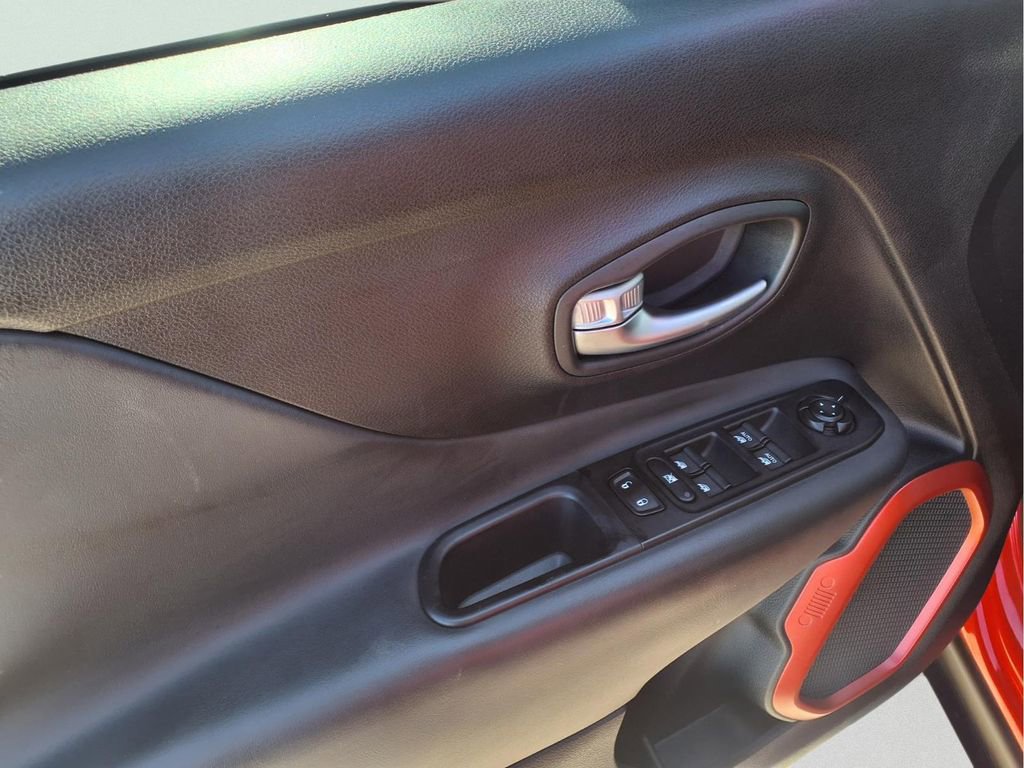 Used 2020 Jeep Renegade Trailhawk image 10