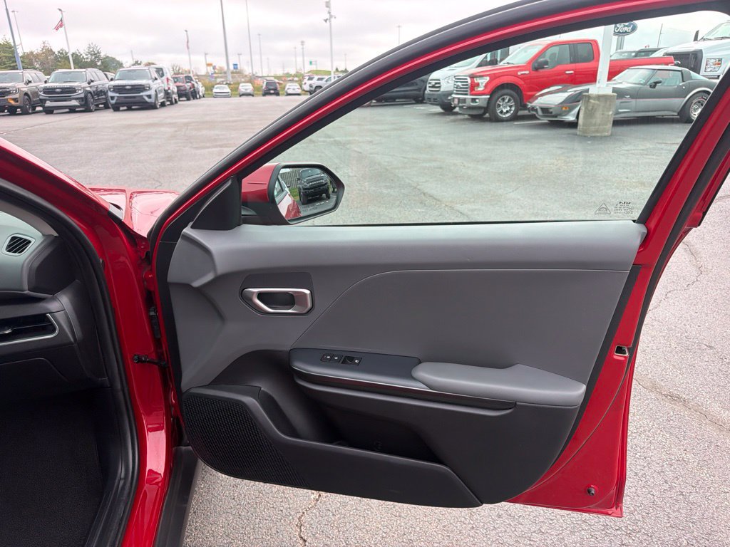 Used 2025 Kia K4 FWD image 39