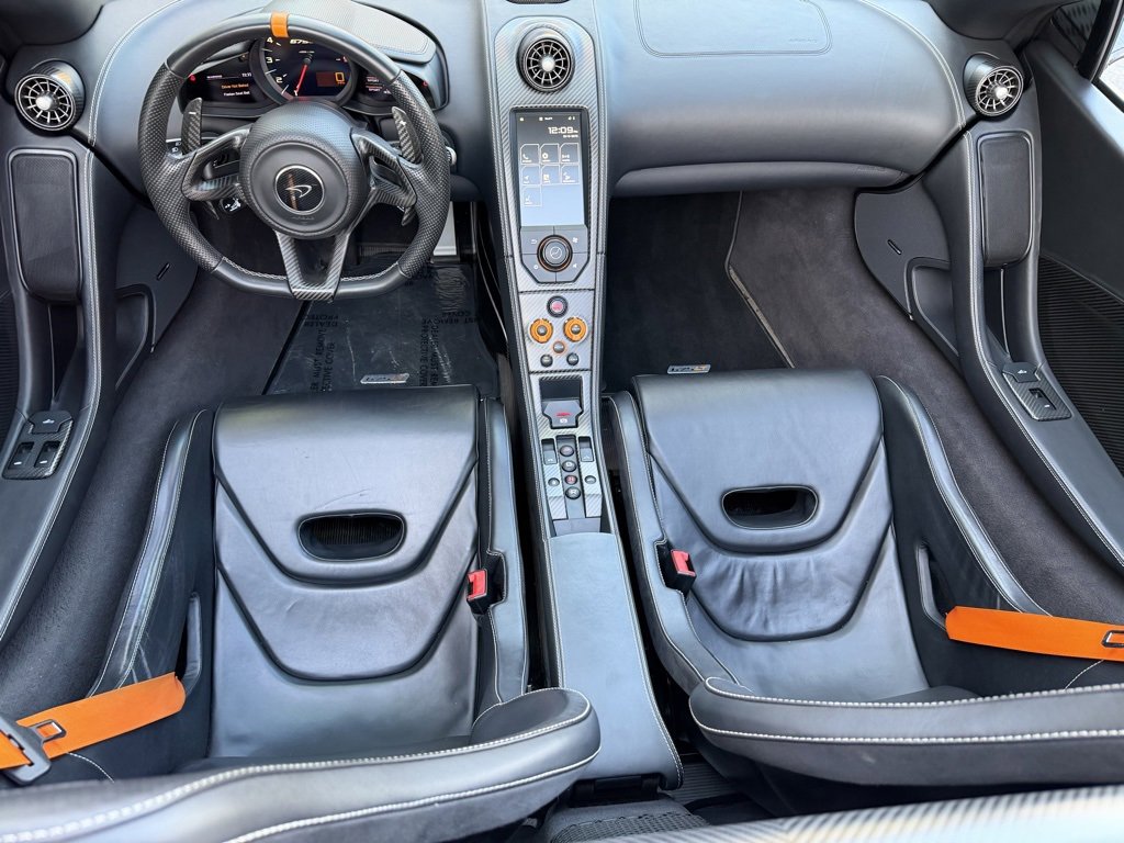 Used 2016 McLaren 675LT Spider image 8