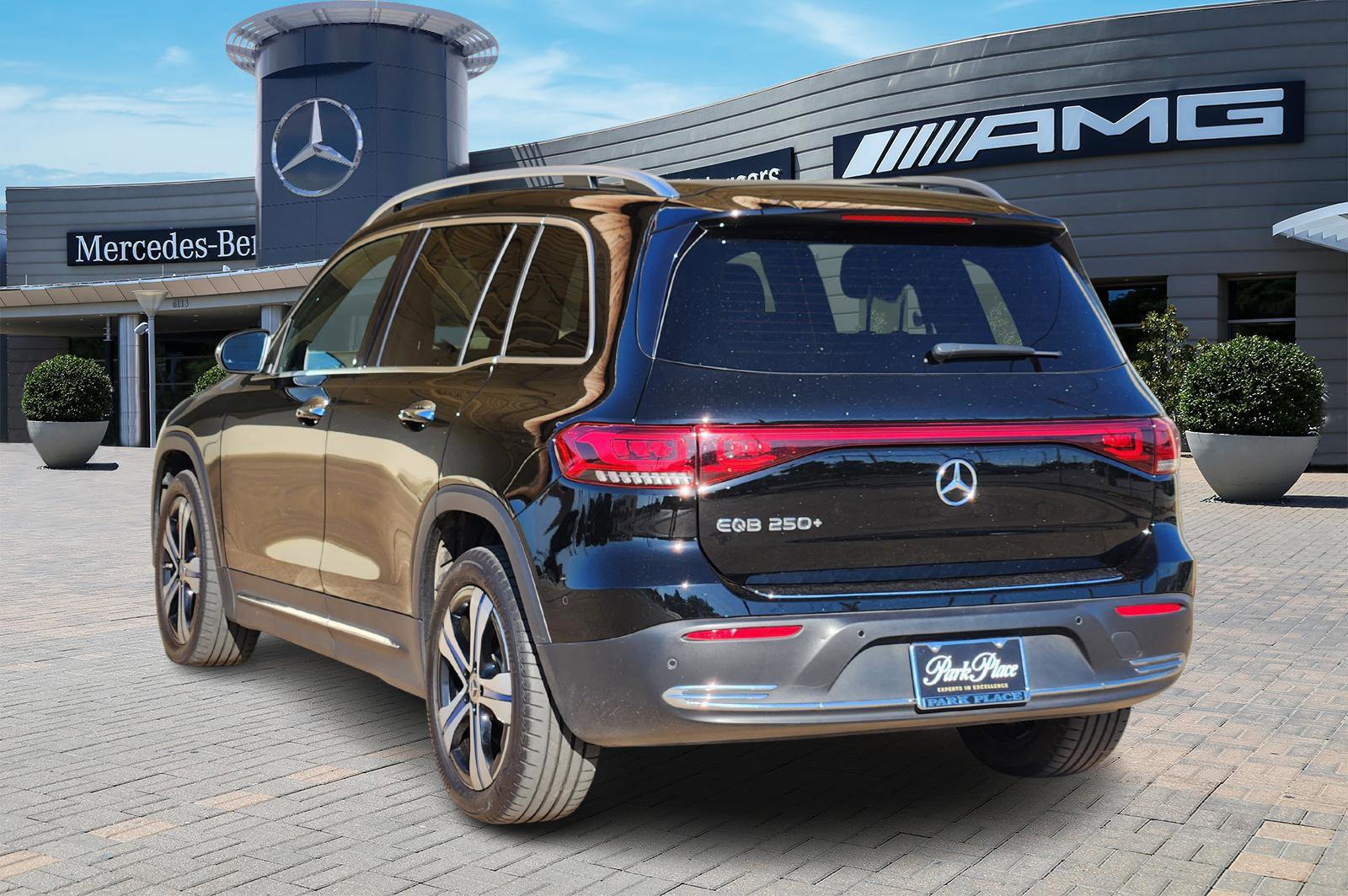 Certified 2023 Mercedes-Benz EQB 250+ image 4