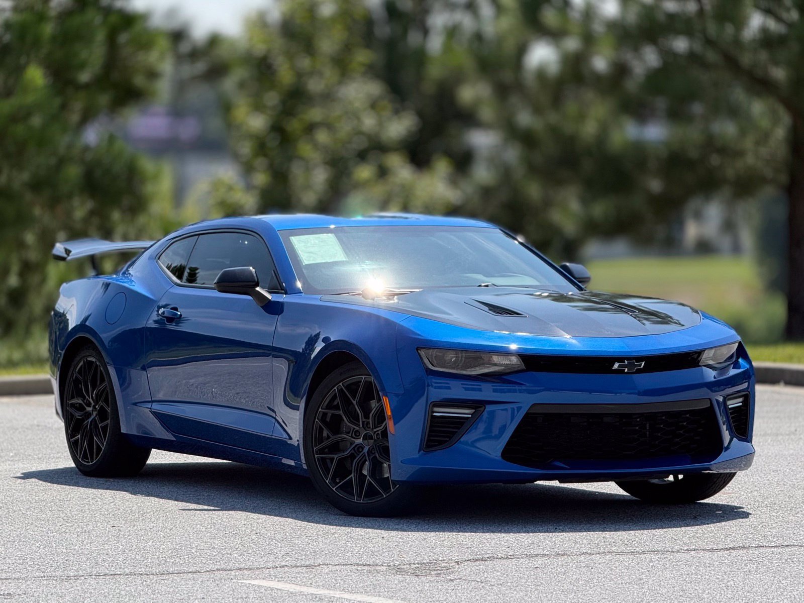 Used 2018 Chevrolet Camaro SS RWD image 13