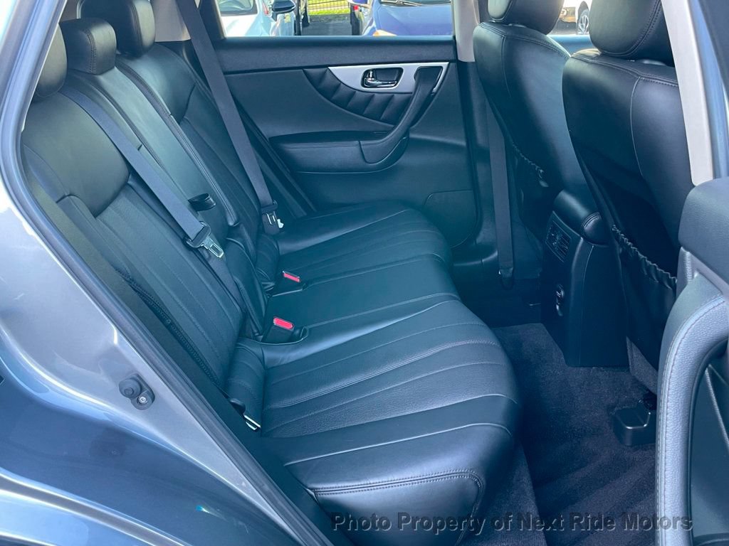 Used 2015 INFINITI QX70 AWD w/ Premium Package image 10