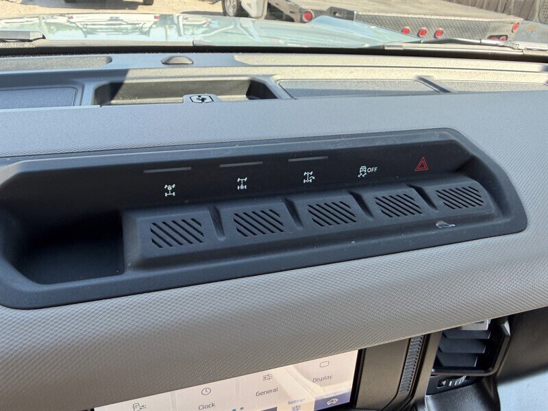 Used 2023 Ford Bronco Big Bend w/ Sasquatch Package AWD/4WD image 29