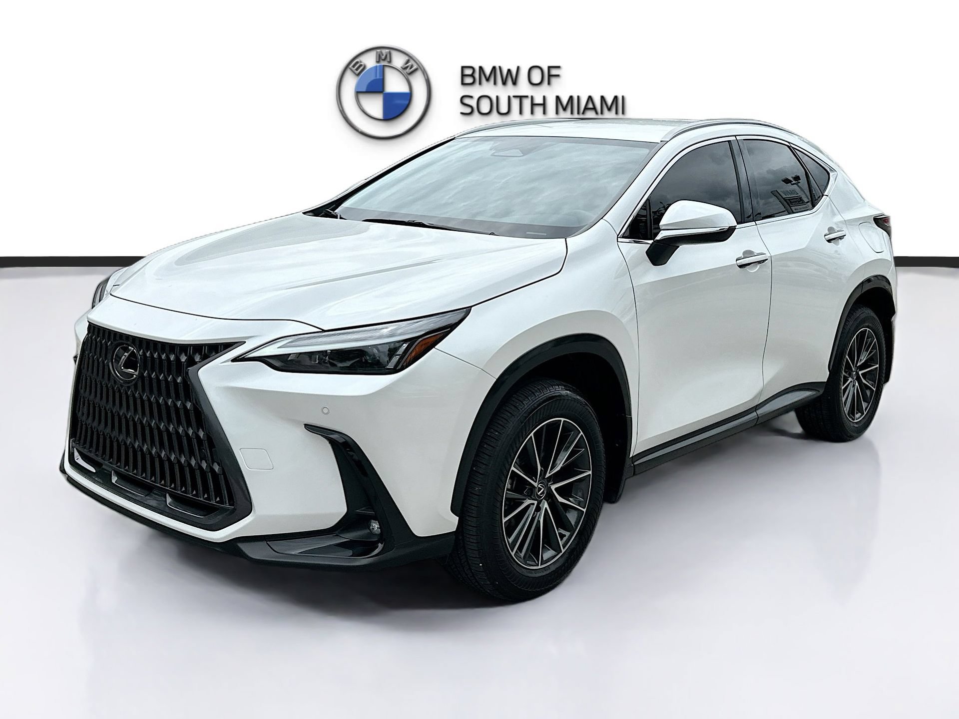 Used 2025 Lexus NX 250 FWD w/ Accessory Package (K3) image 3