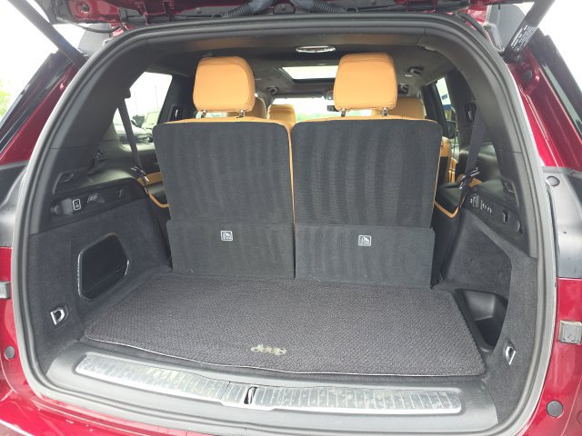 Used 2025 Jeep Grand Cherokee L Summit AWD/4WD image 40