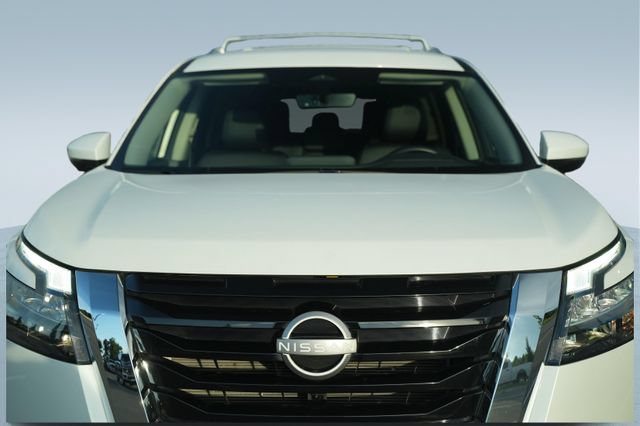 Used 2025 Nissan Pathfinder SL AWD/4WD image 41