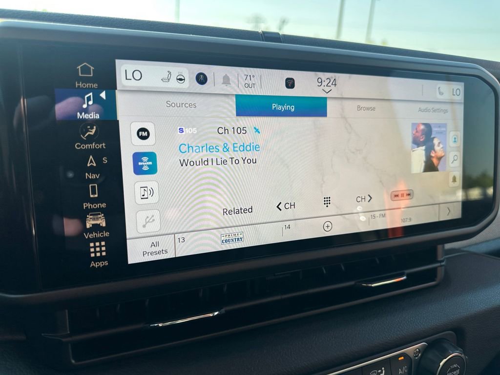 New 2025 Jeep Gladiator Sport image 22