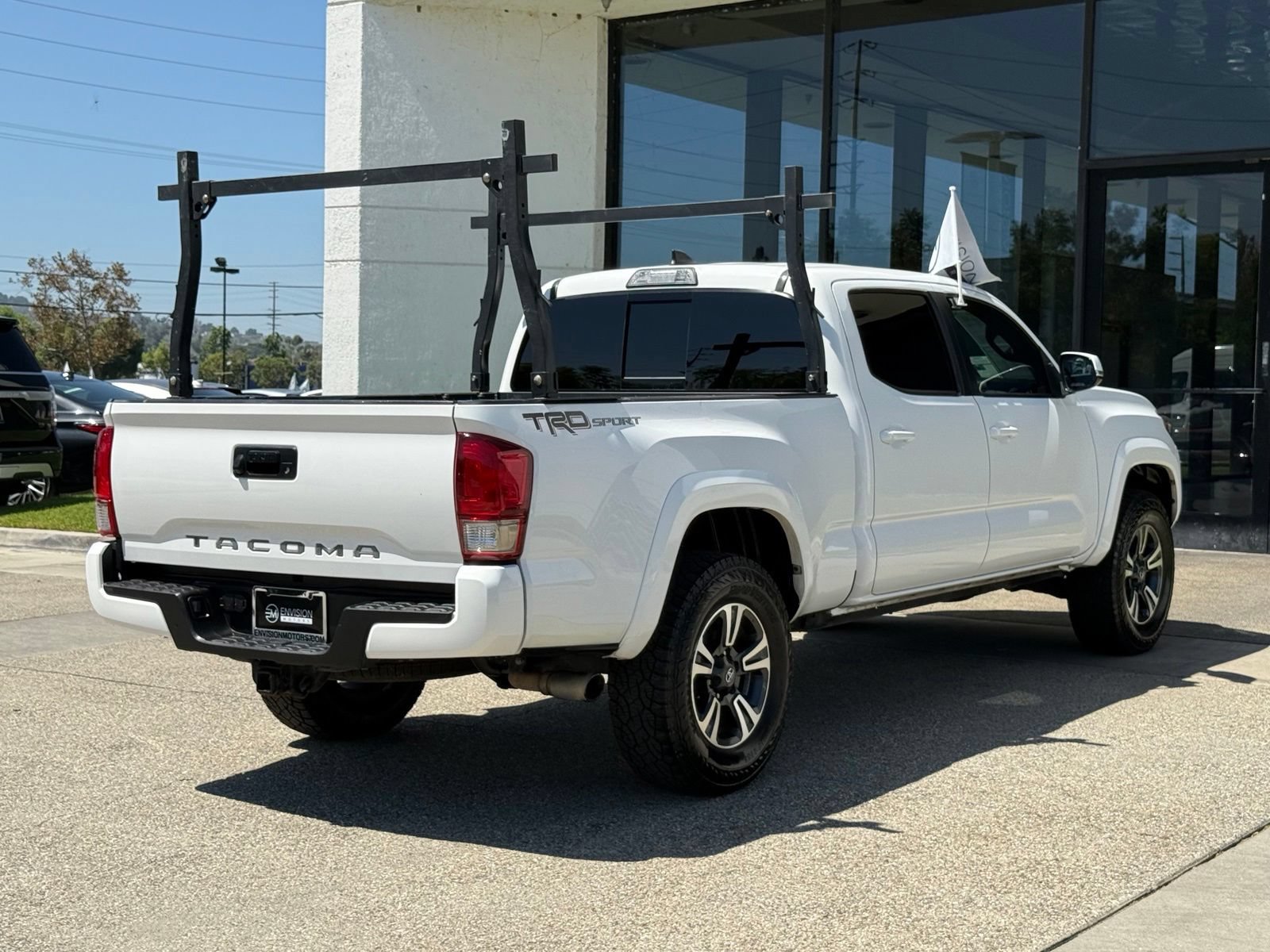 Used 2017 Toyota Tacoma TRD Sport w/ Tow Package RWD image 15