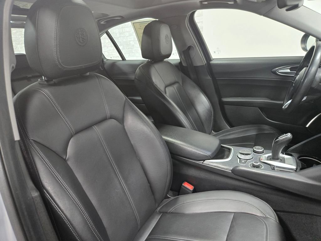 Used 2021 Alfa Romeo Giulia Sprint w/ Nero Edizione image 52