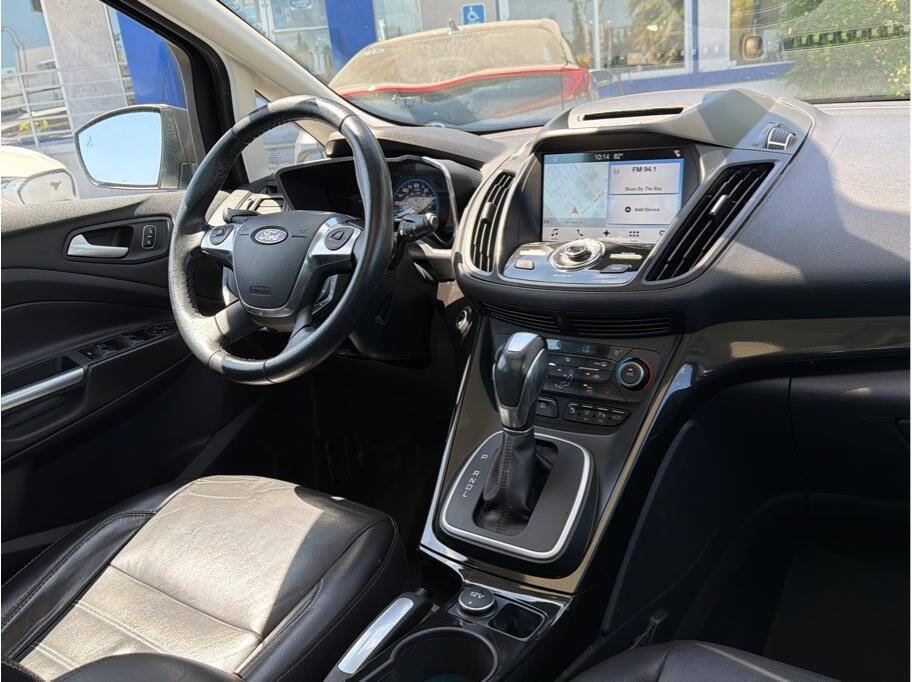 Used 2017 Ford C-MAX Titanium w/ Equipment Group 301A FWD image 5