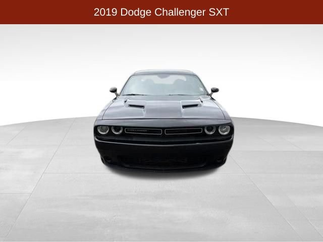 Used 2019 Dodge Challenger SXT RWD image 2