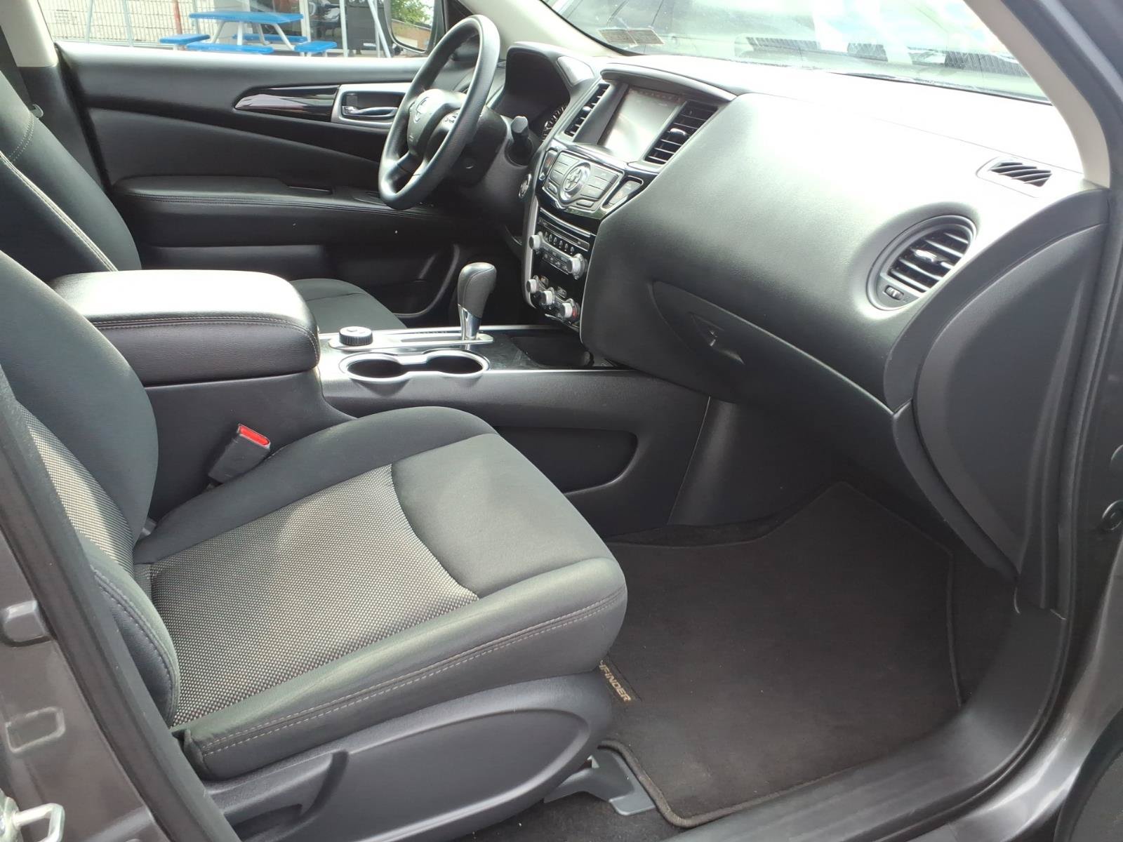 Used 2019 Nissan Pathfinder S AWD/4WD image 28