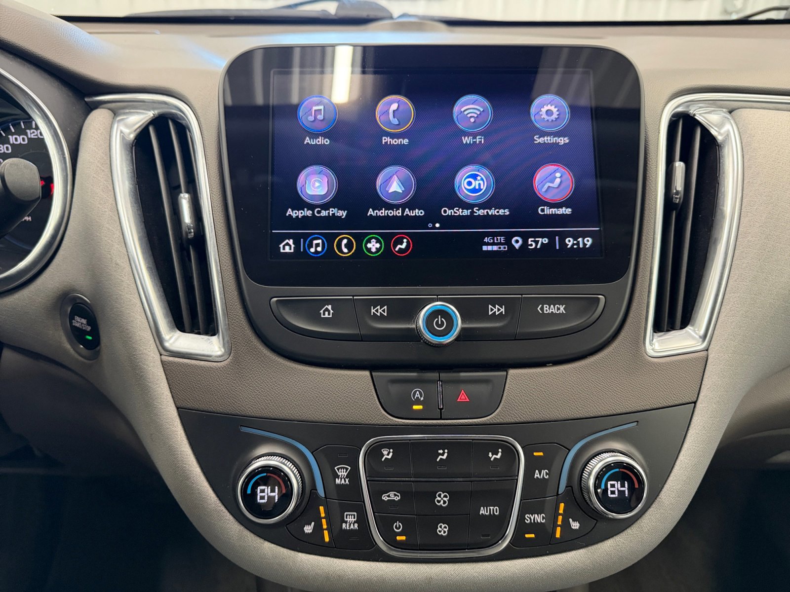 Used 2021 Chevrolet Malibu LT FWD image 19