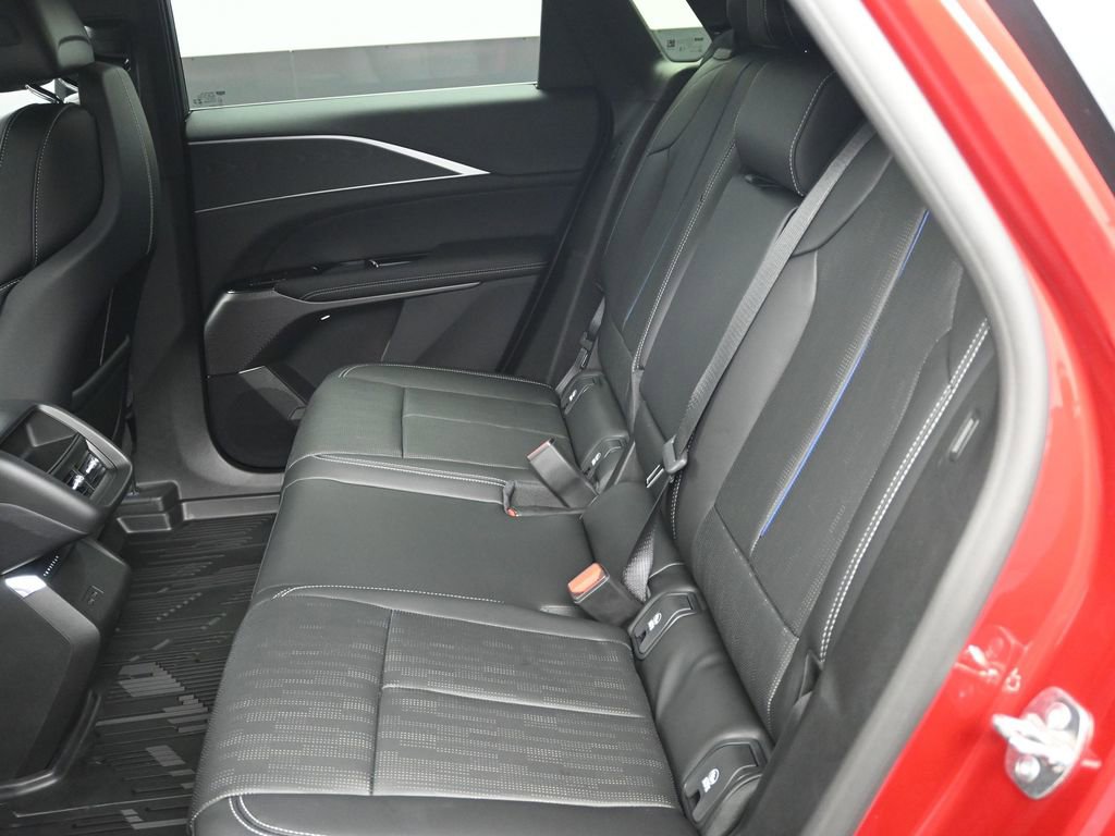 New 2026 Cadillac Lyriq Luxury image 15