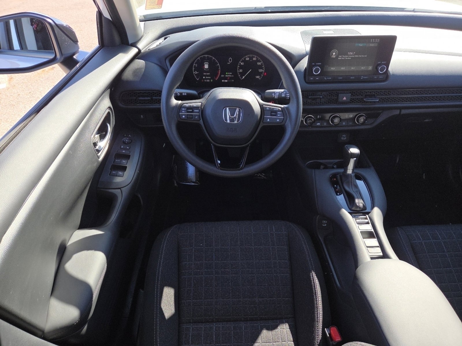 Used 2025 Honda HR-V LX image 24