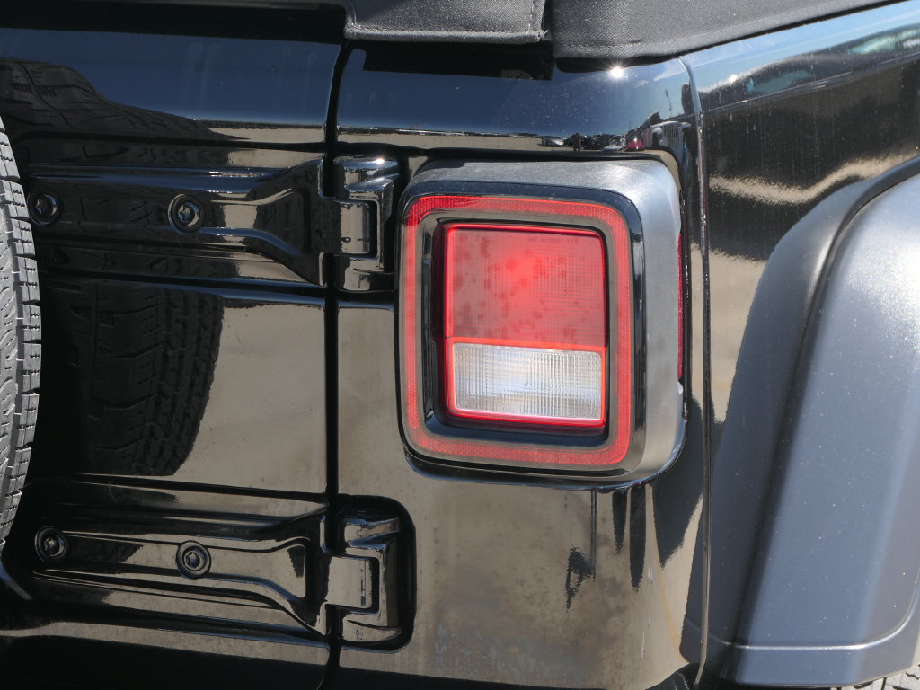 Used 2024 Jeep Wrangler Sport AWD/4WD image 4