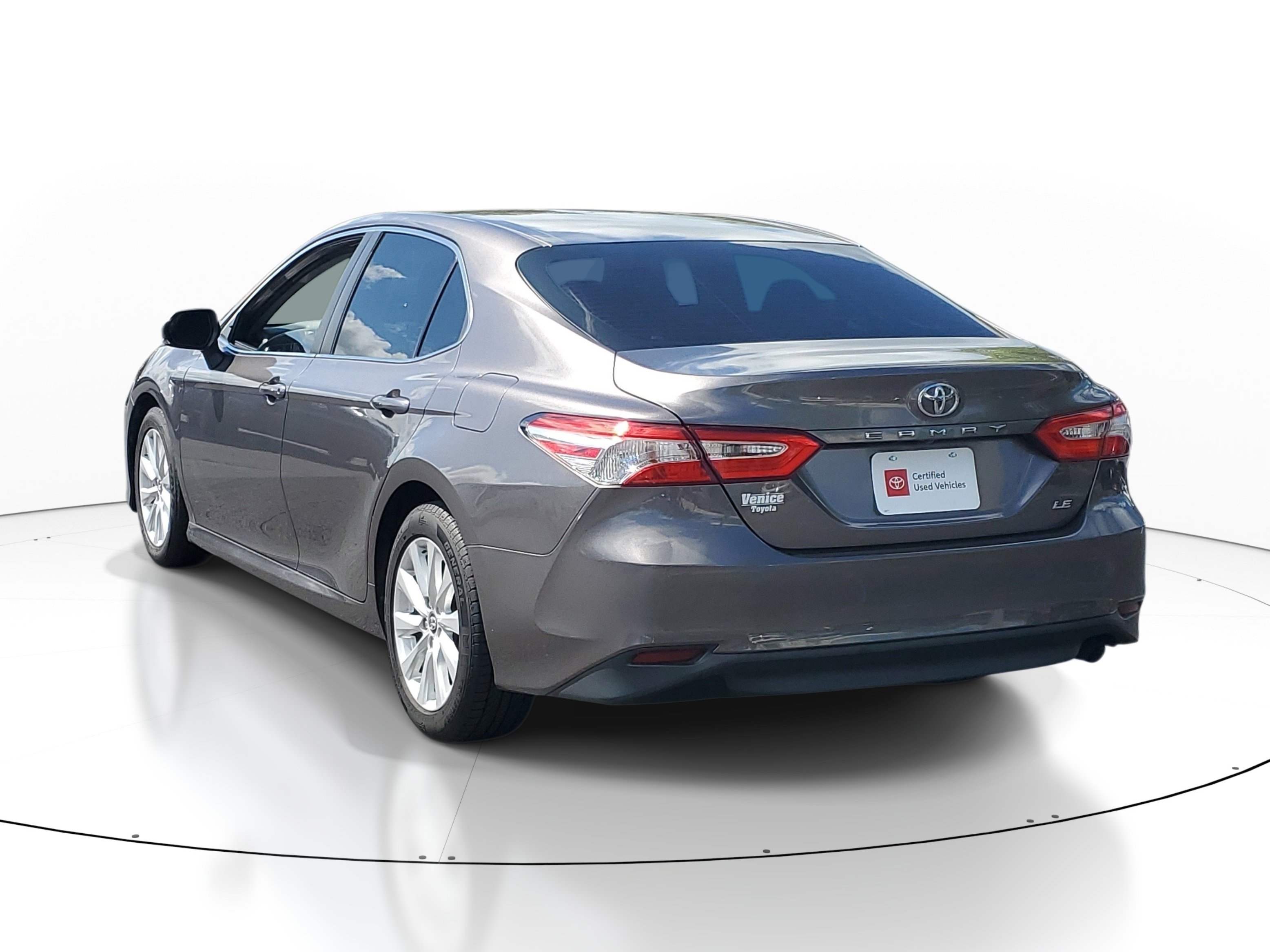 Certified 2018 Toyota Camry LE w/ Convenience Package image 4
