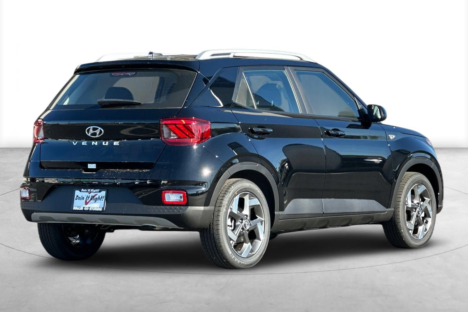 Certified 2026 Hyundai Venue SEL FWD image 8