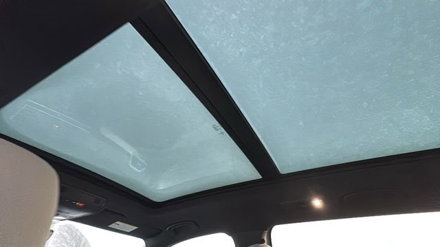 Used 2021 Volkswagen Tiguan SE R-Line image 9