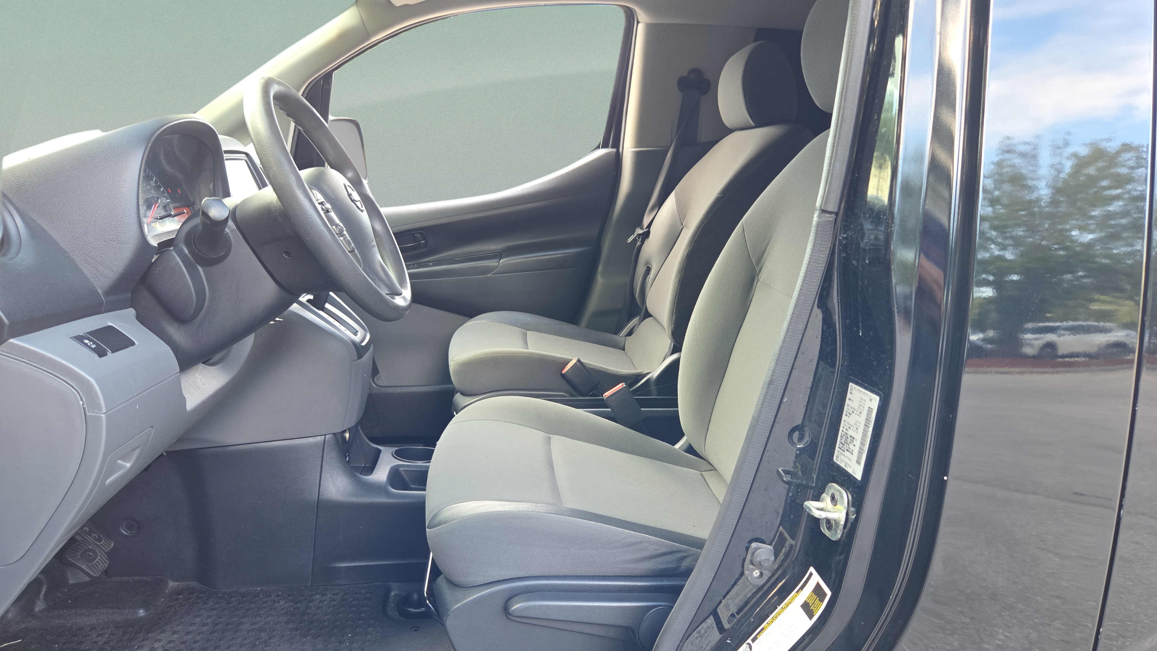 Used 2020 Nissan NV200 S w/ Back Door Glass Package FWD image 9
