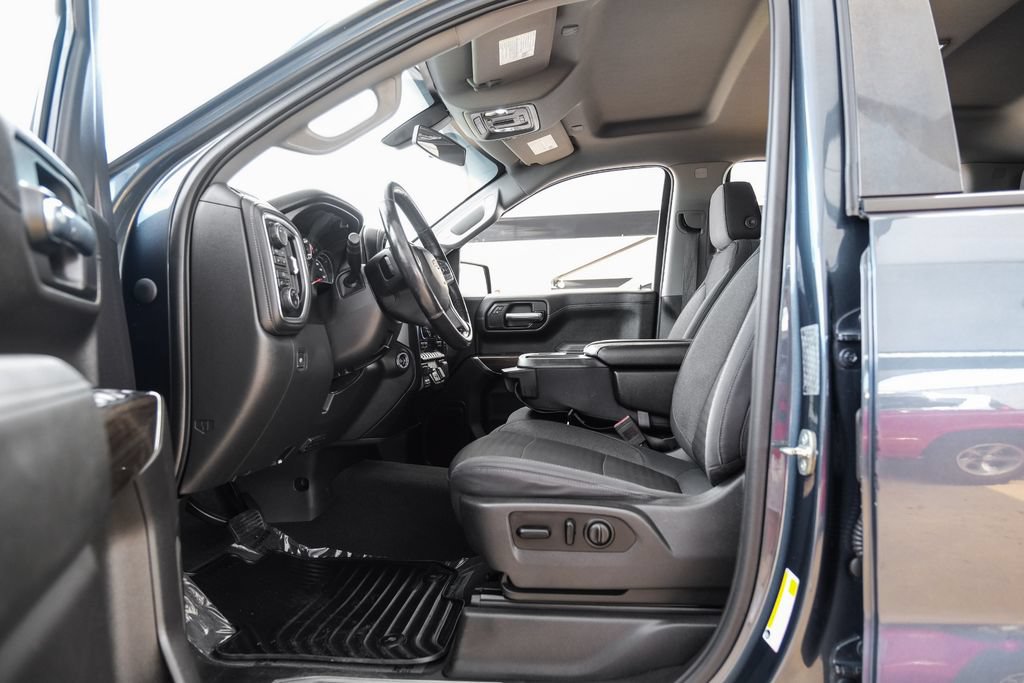 Used 2019 Chevrolet Silverado 1500 LT w/ Texas Edition AWD/4WD image 3