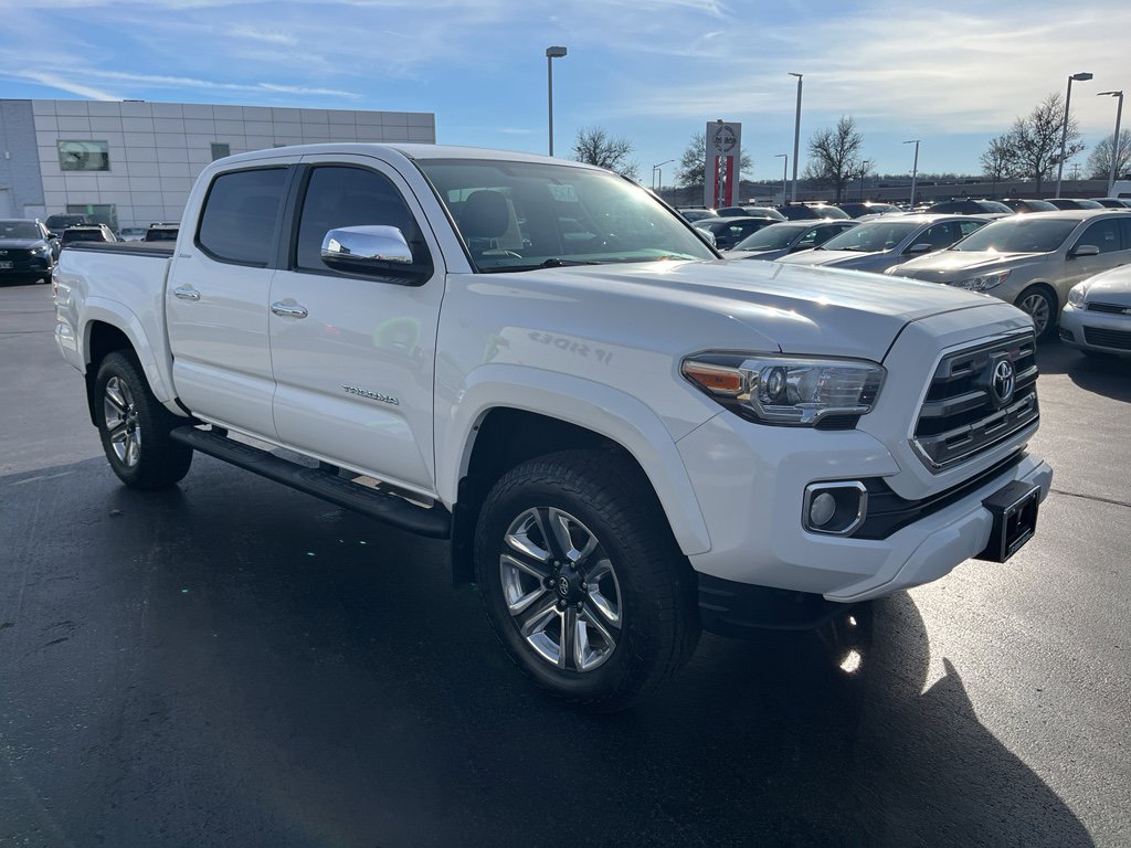 Used 2017 Toyota Tacoma Limited image 5